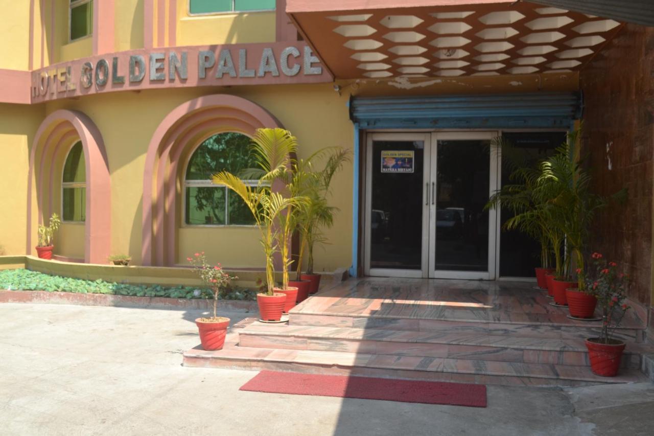 Hotel Golden Palace Kendrāparha エクステリア 写真